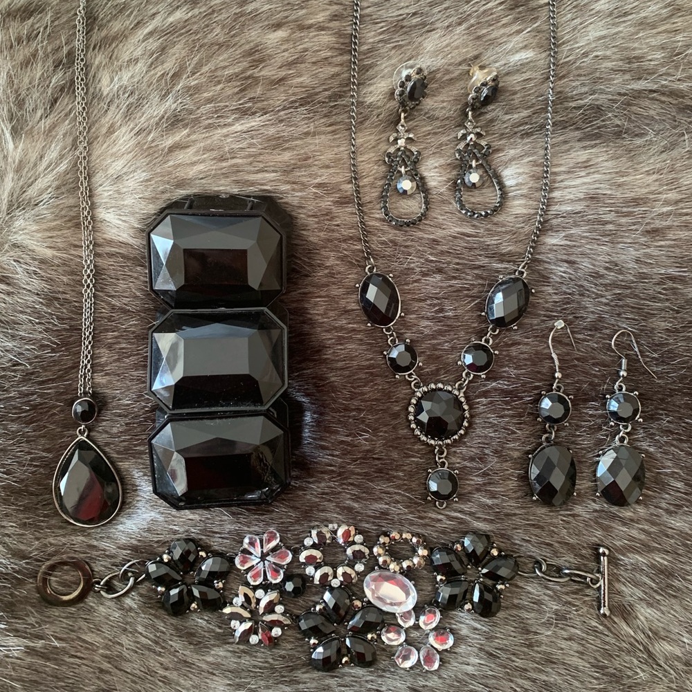 6 Piece Black Stone Jewlery Set